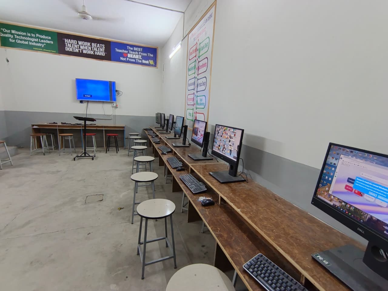 Computer laboratory with Core i5 workstations at LCST
